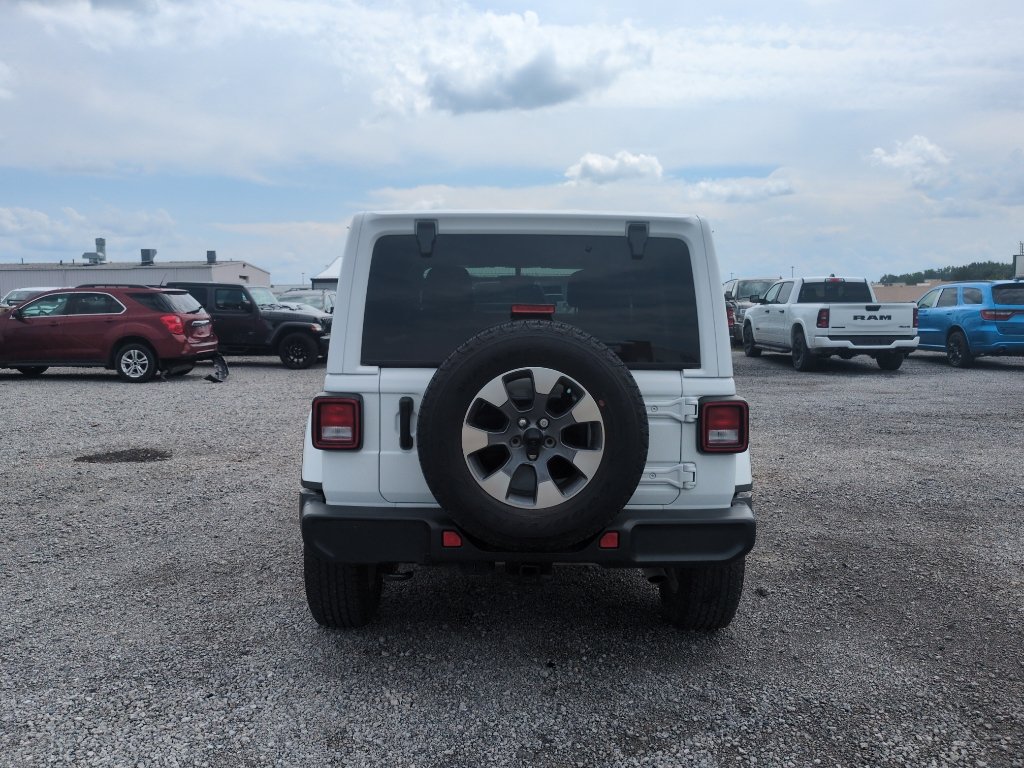 Used 2023 Jeep Wrangler Unlimited Sahara w/ Cold Weather Group AWD/4WD image 6