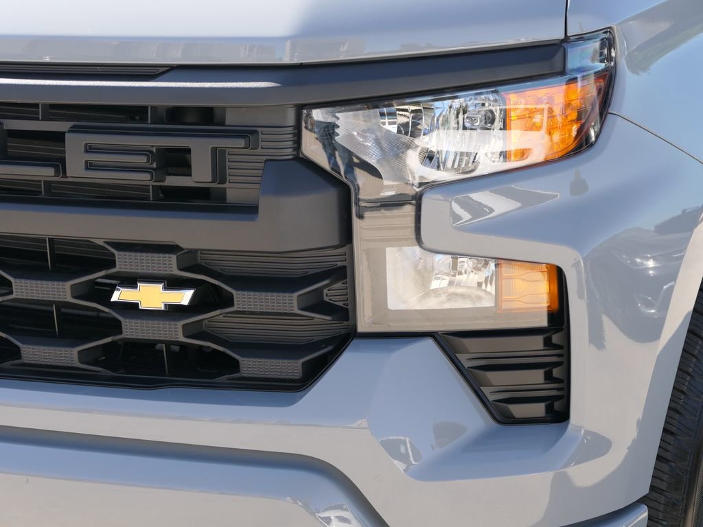 Used 2025 Chevrolet Silverado 1500 Custom image 9
