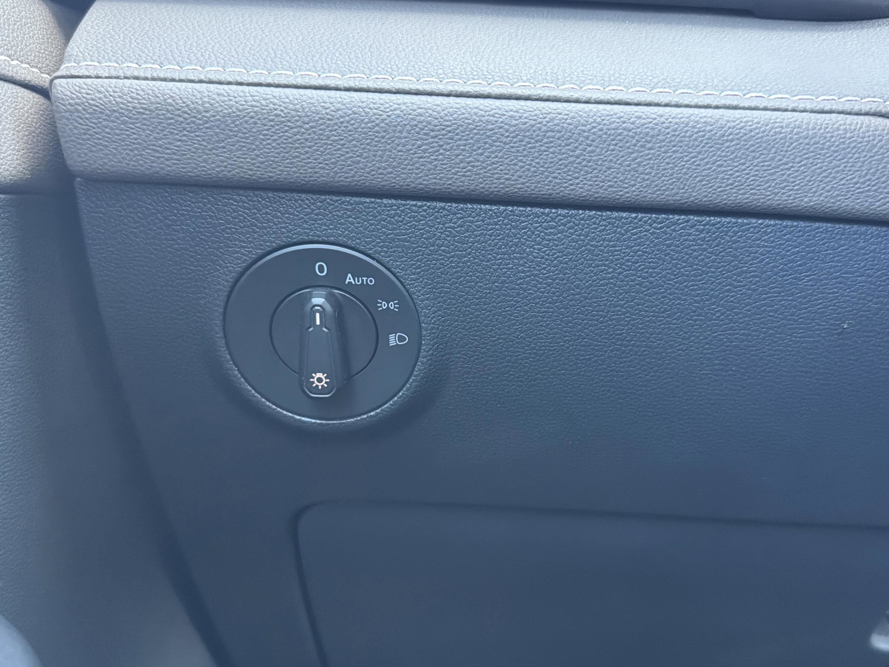 Used 2023 Volkswagen Taos SEL image 14