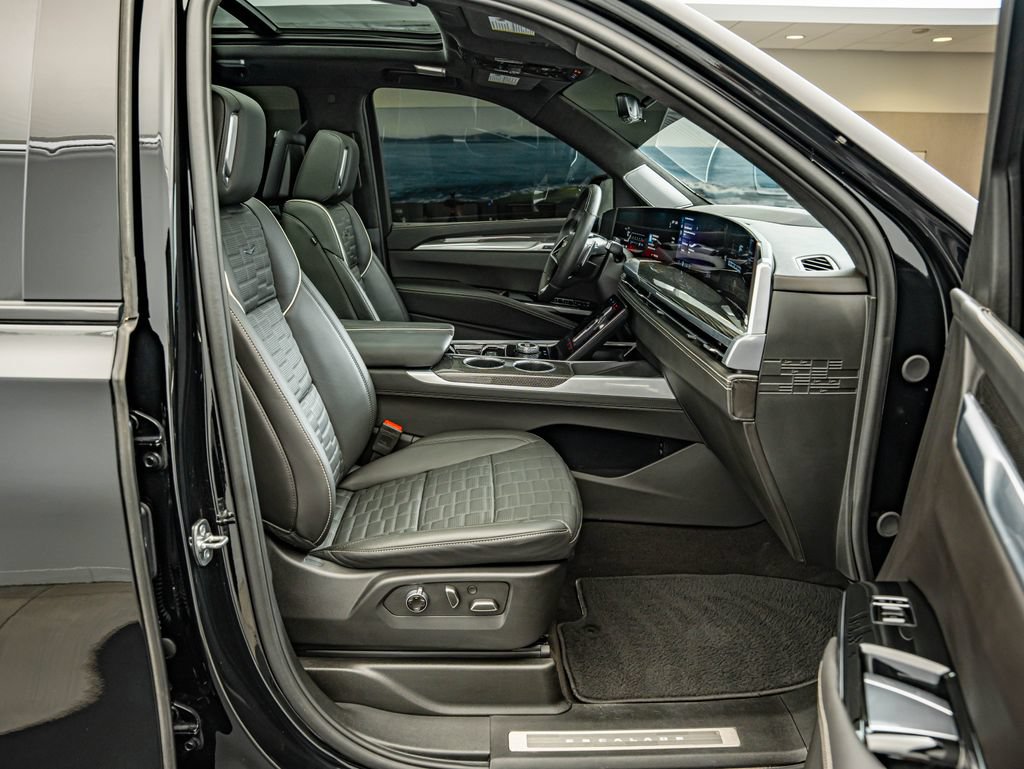 Used 2025 Cadillac Escalade V AWD/4WD image 44