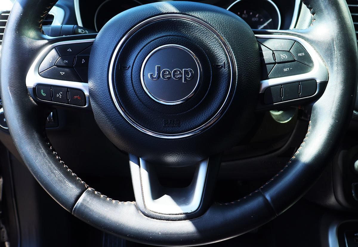 Used 2019 Jeep Compass Latitude FWD image 57