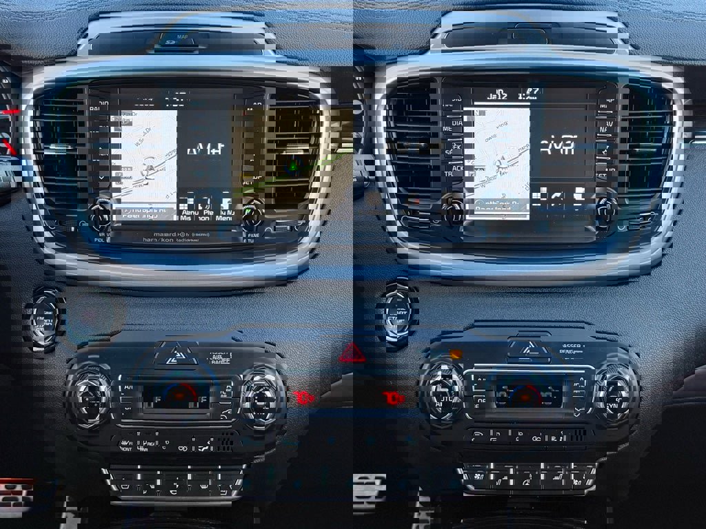 Used 2019 Kia Sorento SX image 23