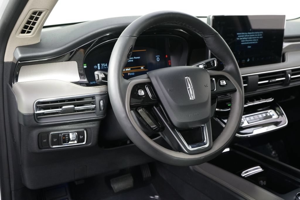New 2026 Lincoln Corsair Reserve w/ Jet Appearance Package AWD/4WD image 11