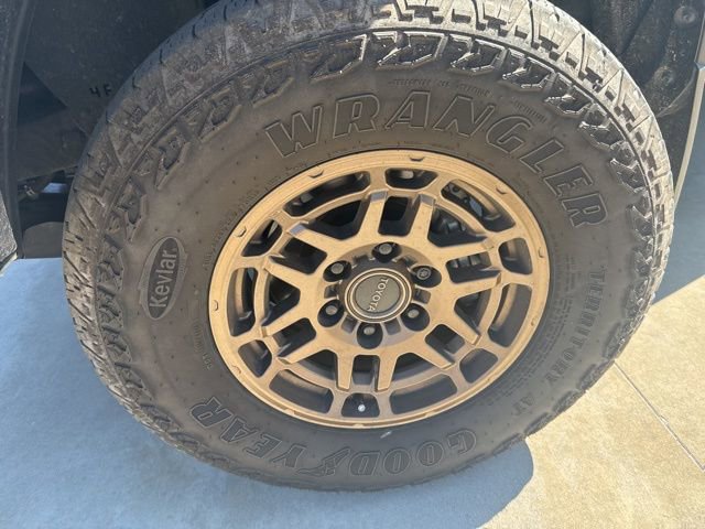 Used 2023 Toyota Tacoma Trail Edition w/ Trail Edition image 10