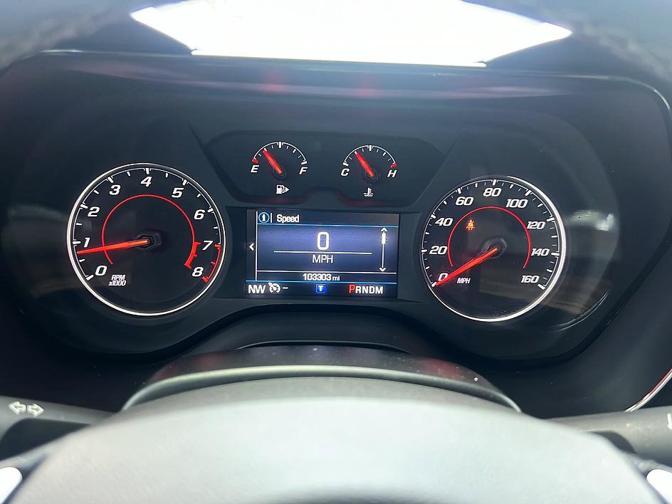 Used 2021 Chevrolet Camaro LT RWD image 12