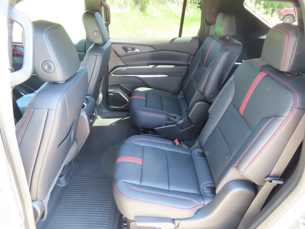 New 2026 Chevrolet Traverse RS w/ LPO, Floor Liner Package AWD/4WD image 26