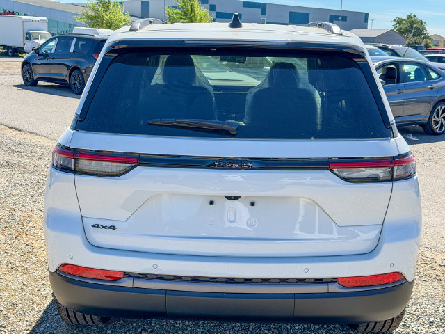 New 2026 Jeep Grand Cherokee Limited w/ Limited Altitude Package AWD/4WD image 7