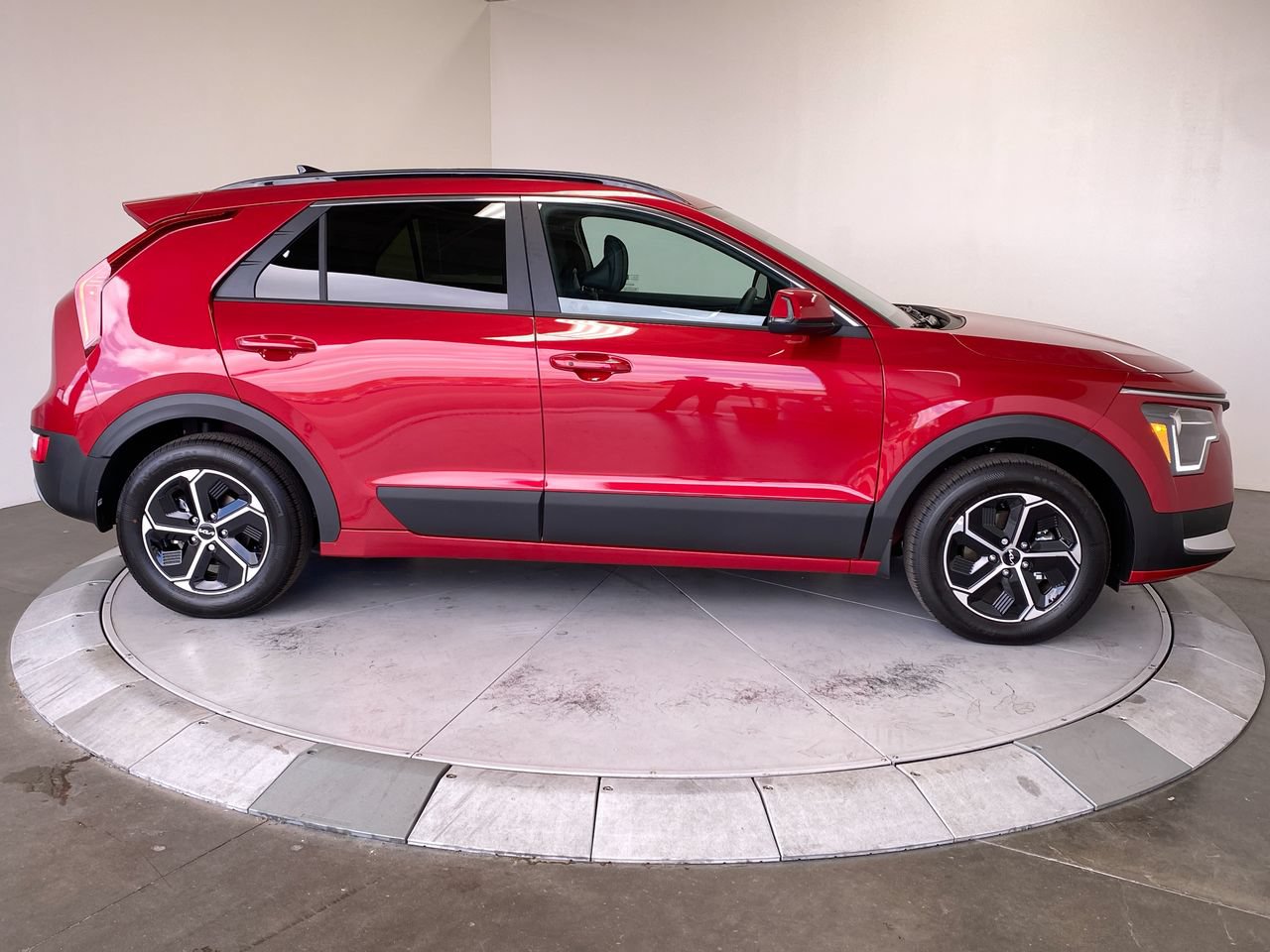 New 2026 Kia Niro EX FWD image 6