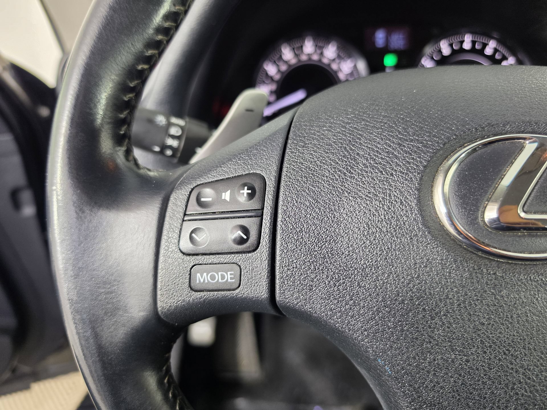 Used 2010 Lexus IS 350C RWD image 23