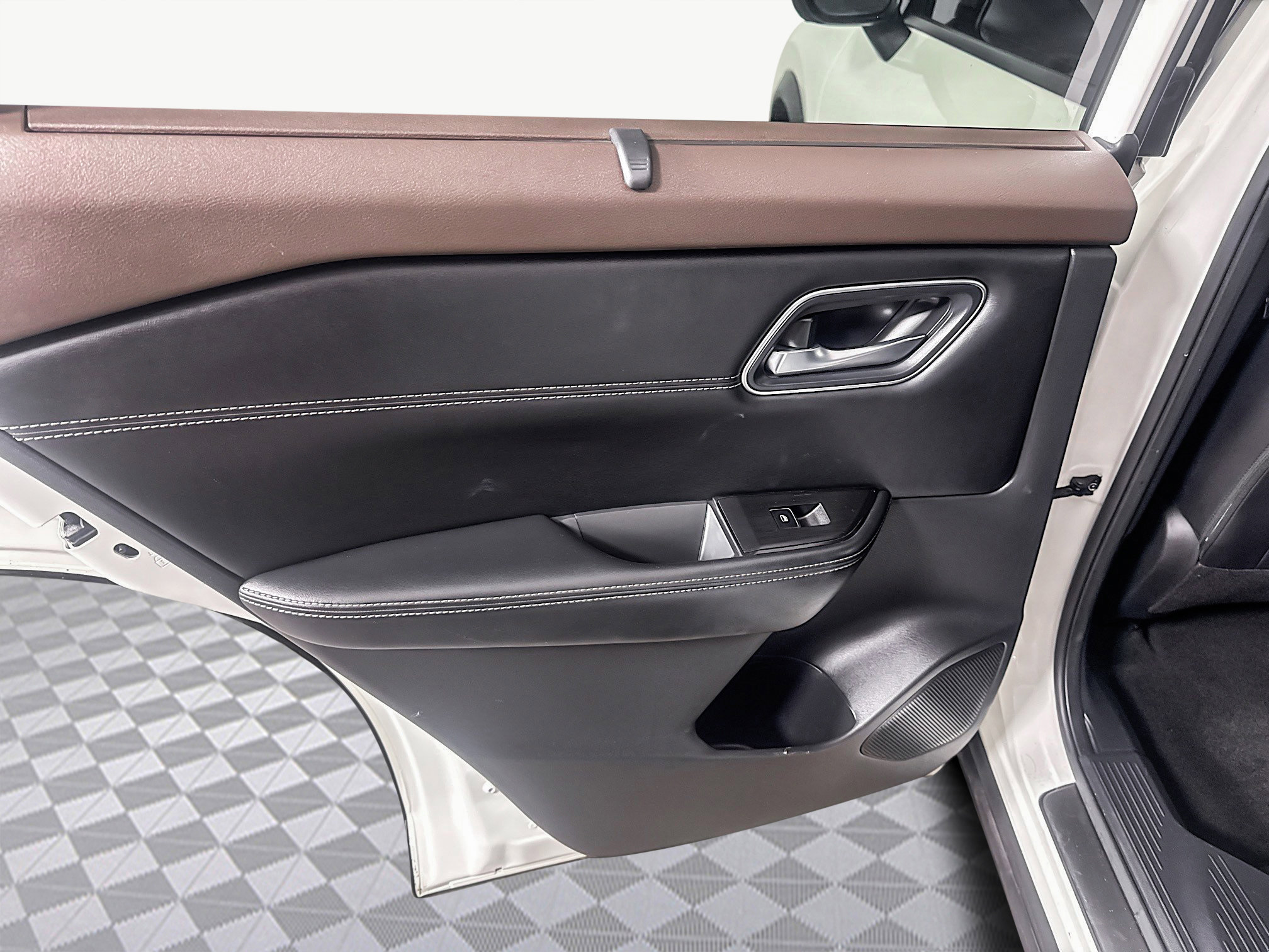 Used 2022 Nissan Rogue Platinum w/ Head-Up Display Package image 26