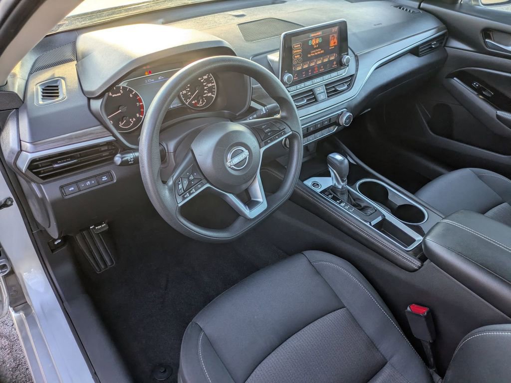 Used 2023 Nissan Altima 2.5 SV image 11