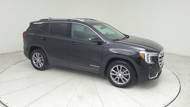 Used 2024 GMC Terrain SLT image 3