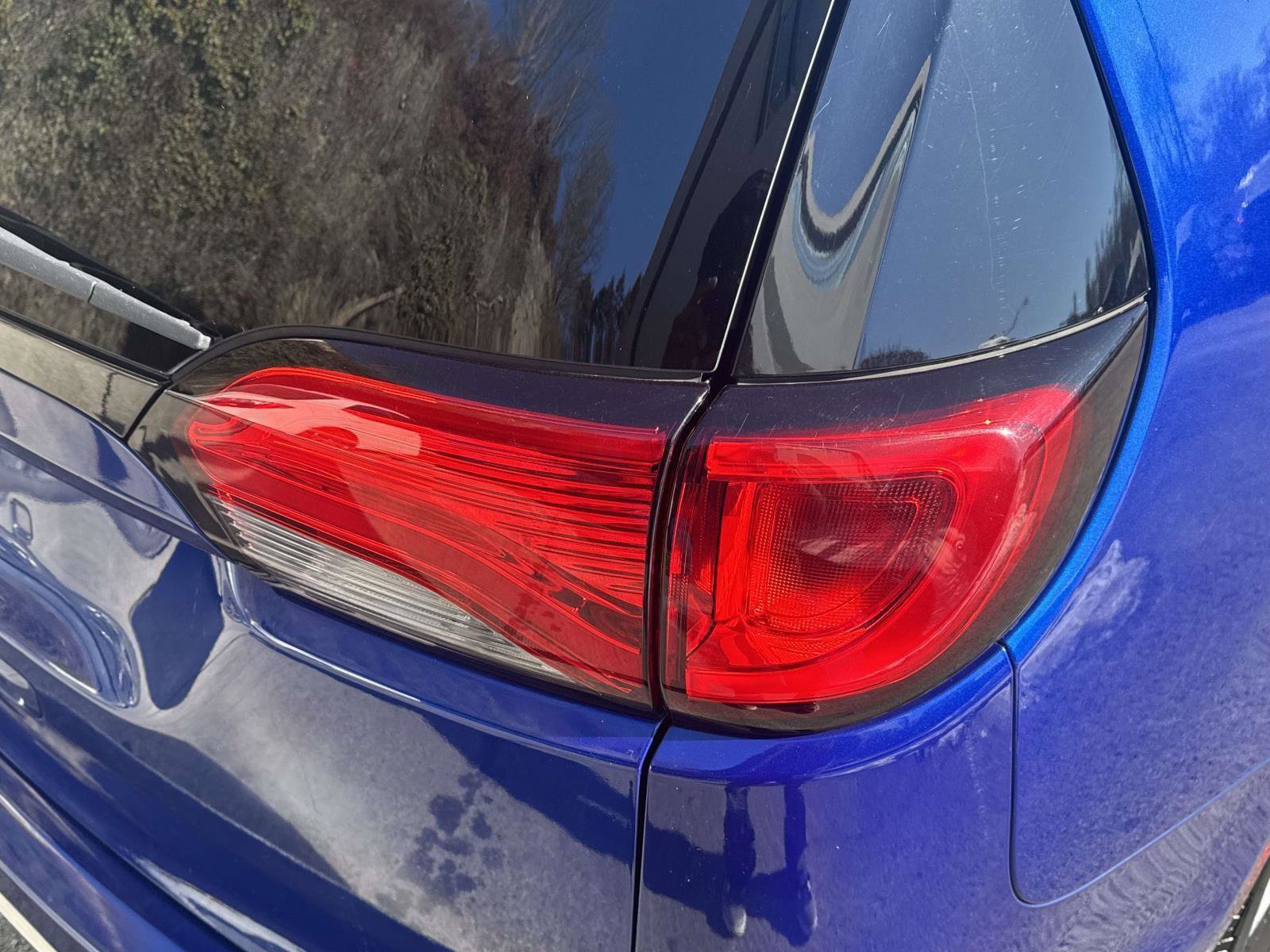 Used 2019 Chrysler Pacifica Touring-L image 11