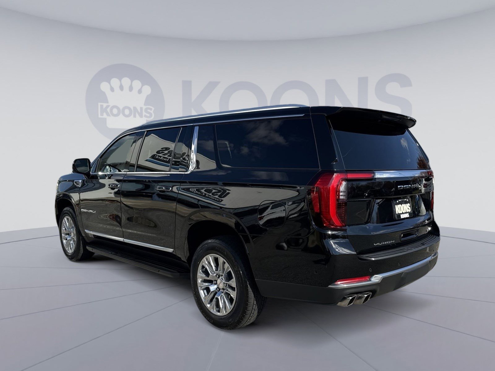 Used 2025 GMC Yukon XL Denali image 4