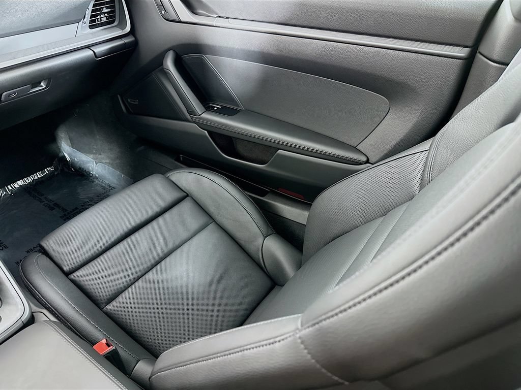 Certified 2025 Porsche 911 Carrera RWD image 25
