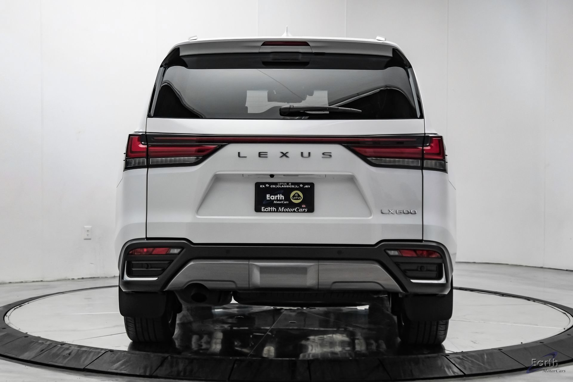 Used 2023 Lexus LX 600 4WD w/ Accessory Package (Z1) image 12