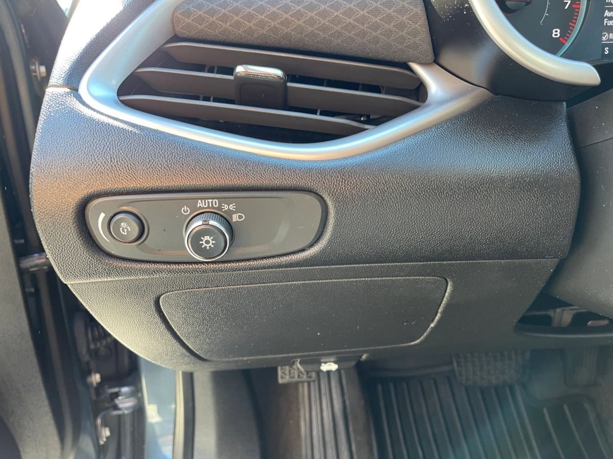 Used 2019 Chevrolet Malibu LS image 29