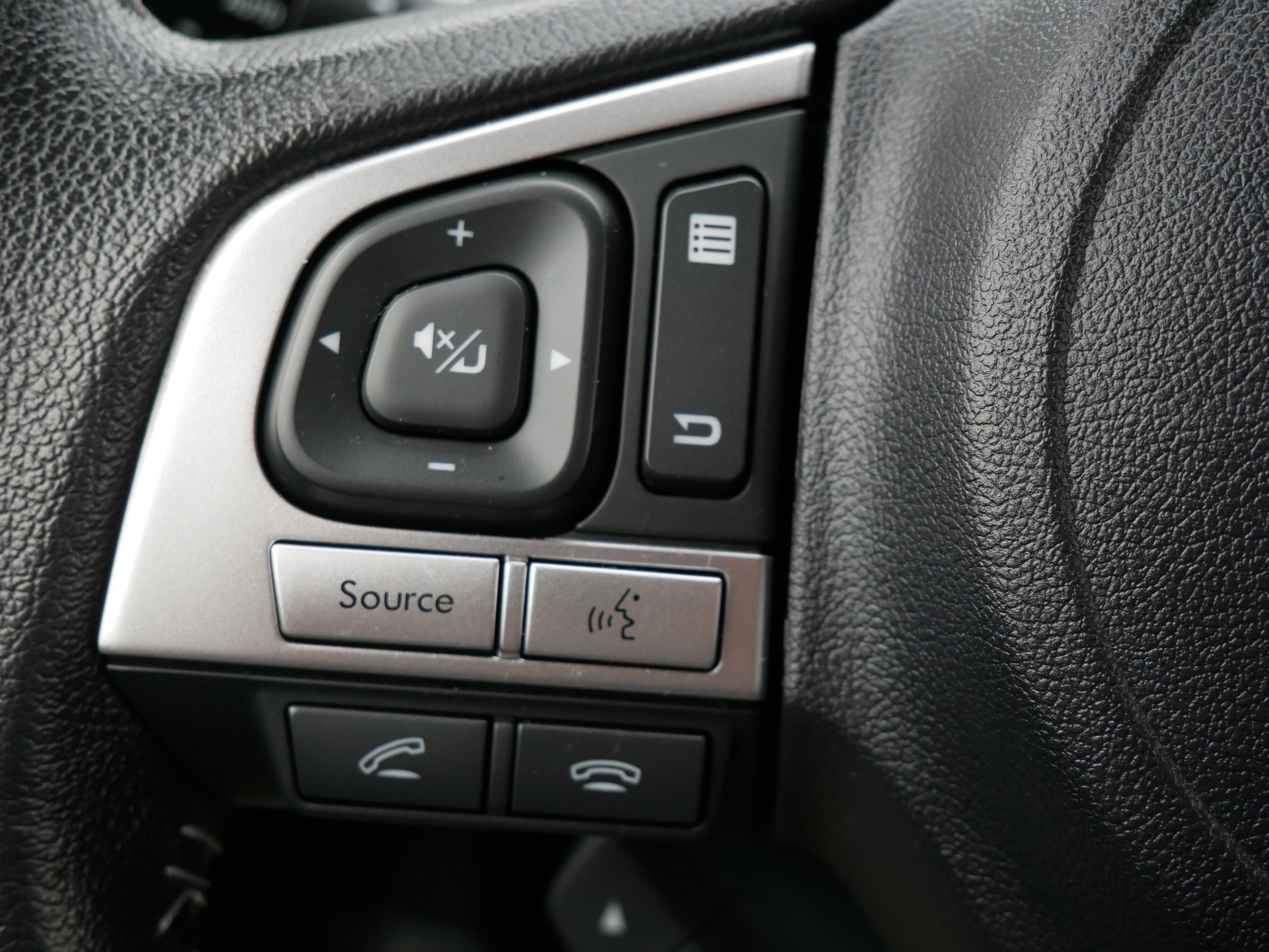 Used 2018 Subaru Forester 2.5i Limited AWD/4WD image 30