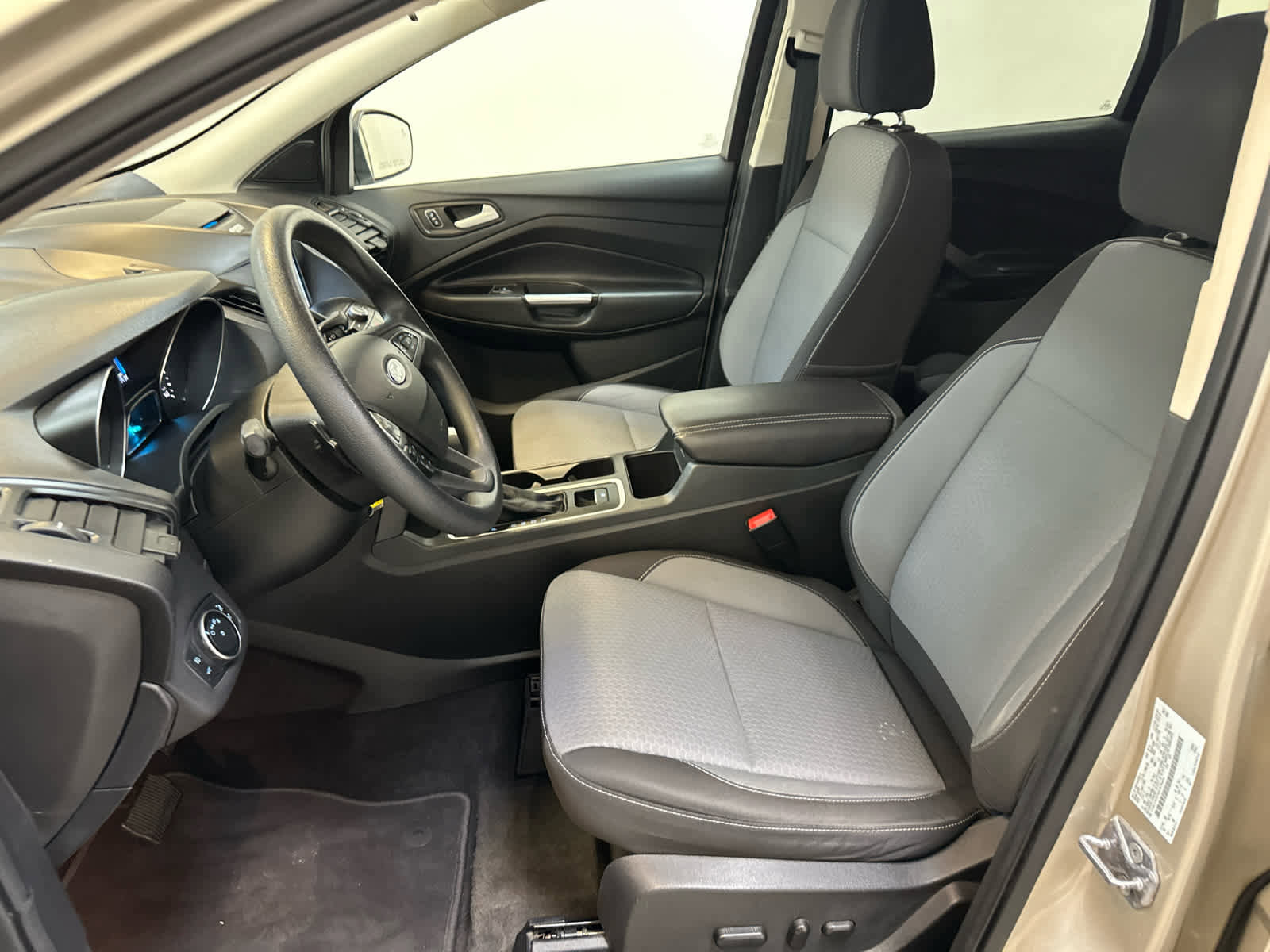 Used 2017 Ford Escape SE w/ Equipment Group 201A AWD/4WD image 4