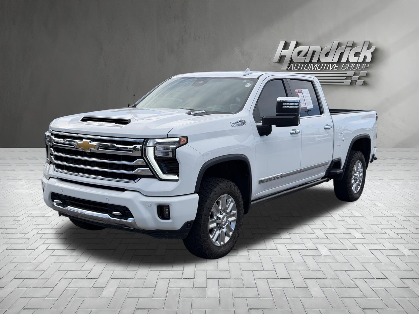 Used 2024 Chevrolet Silverado 2500 High Country w/ High Country Premium Package AWD/4WD image 5