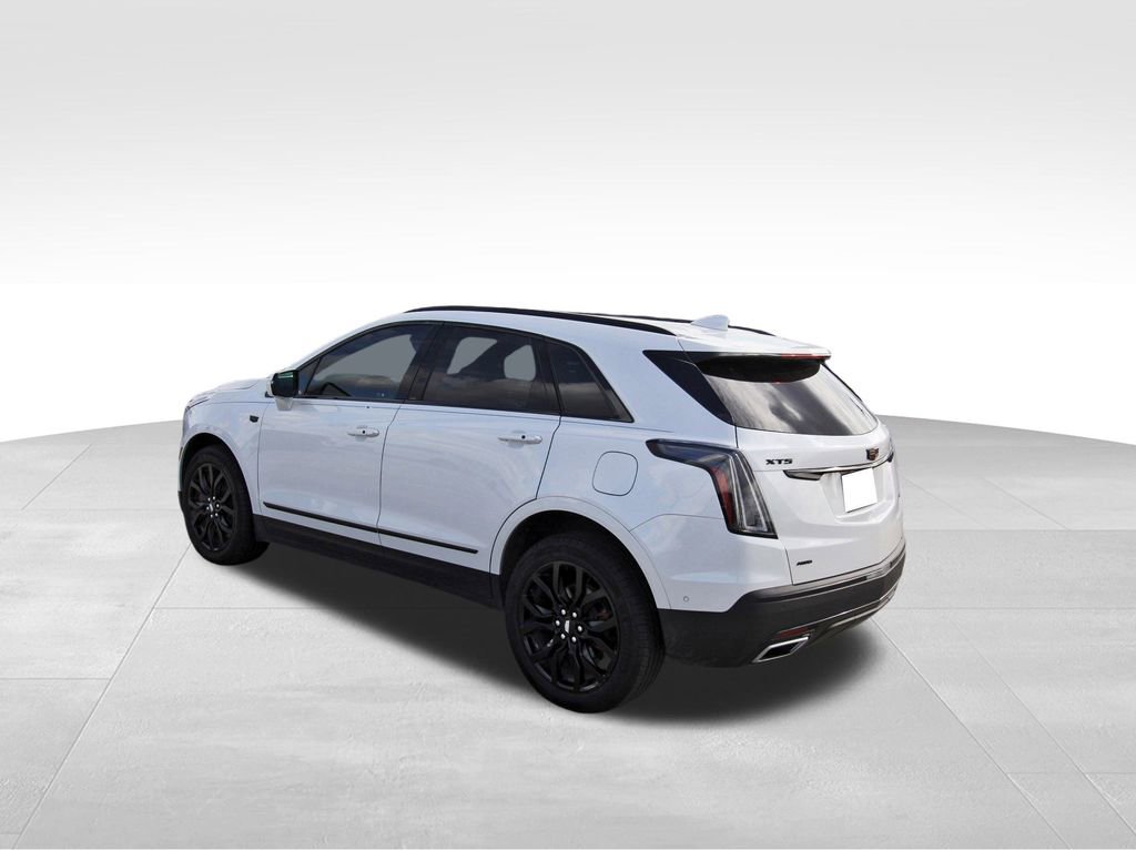 Certified 2024 Cadillac XT5 Sportv w/ Technology Package image 3