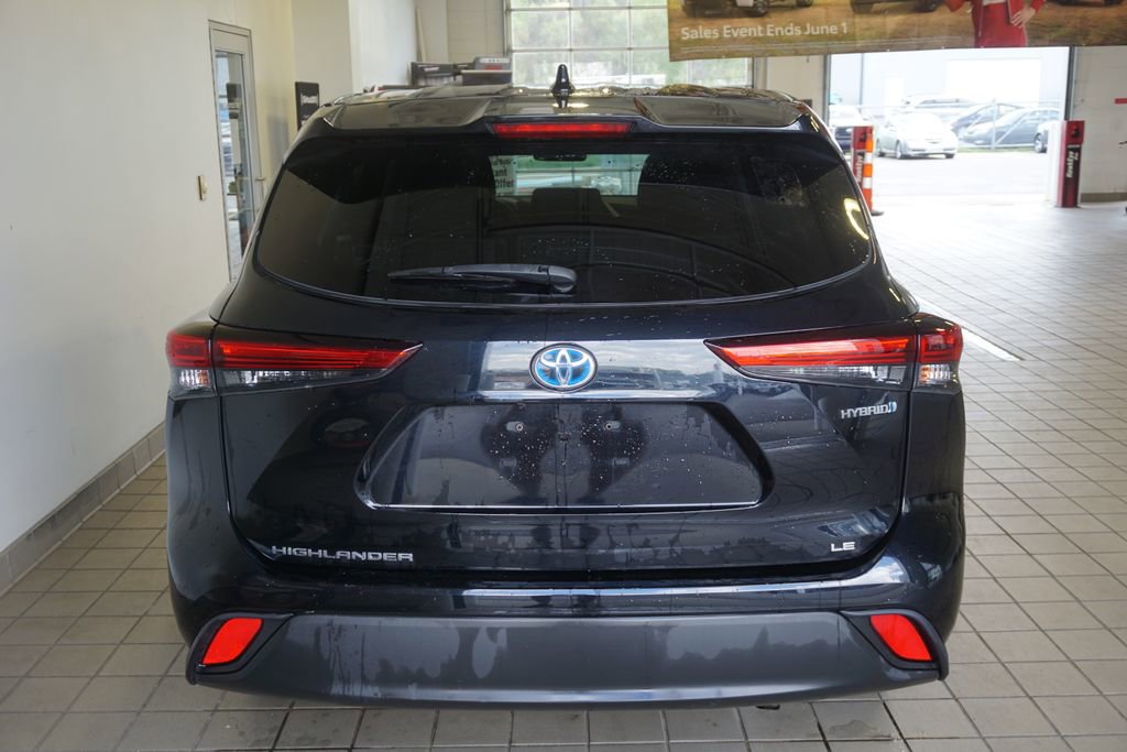 Used 2021 Toyota Highlander LE AWD/4WD image 14