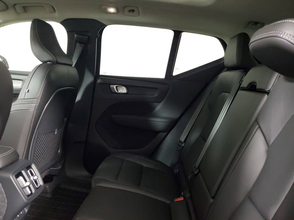 Used 2026 Volvo XC40 B5 Ultra w/ Protection Package Premier image 14