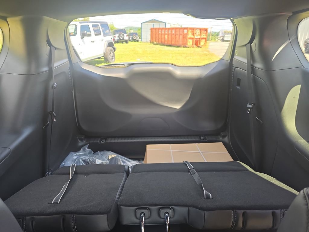 New 2025 Chrysler Voyager LX FWD image 27
