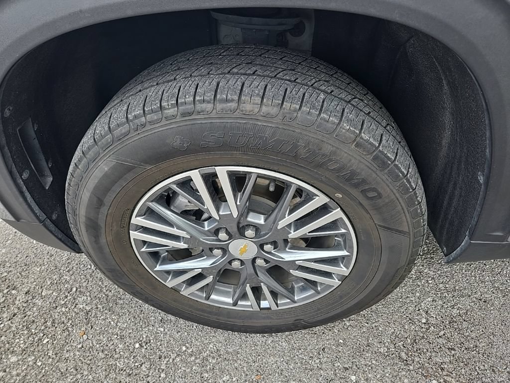 Used 2024 Chevrolet Traverse LT FWD image 12