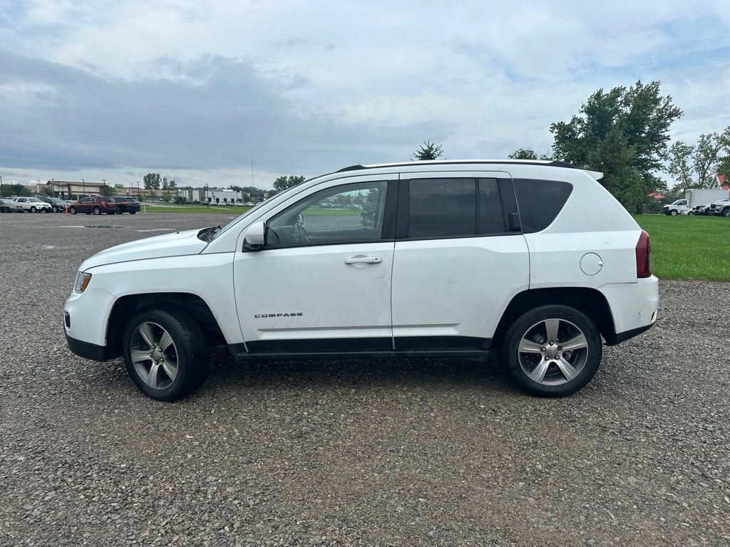 Used 2016 Jeep Compass High Altitude AWD/4WD image 9