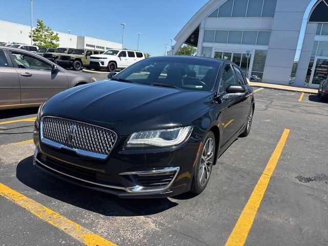 Used 2017 Lincoln MKZ Premiere AWD/4WD image 2