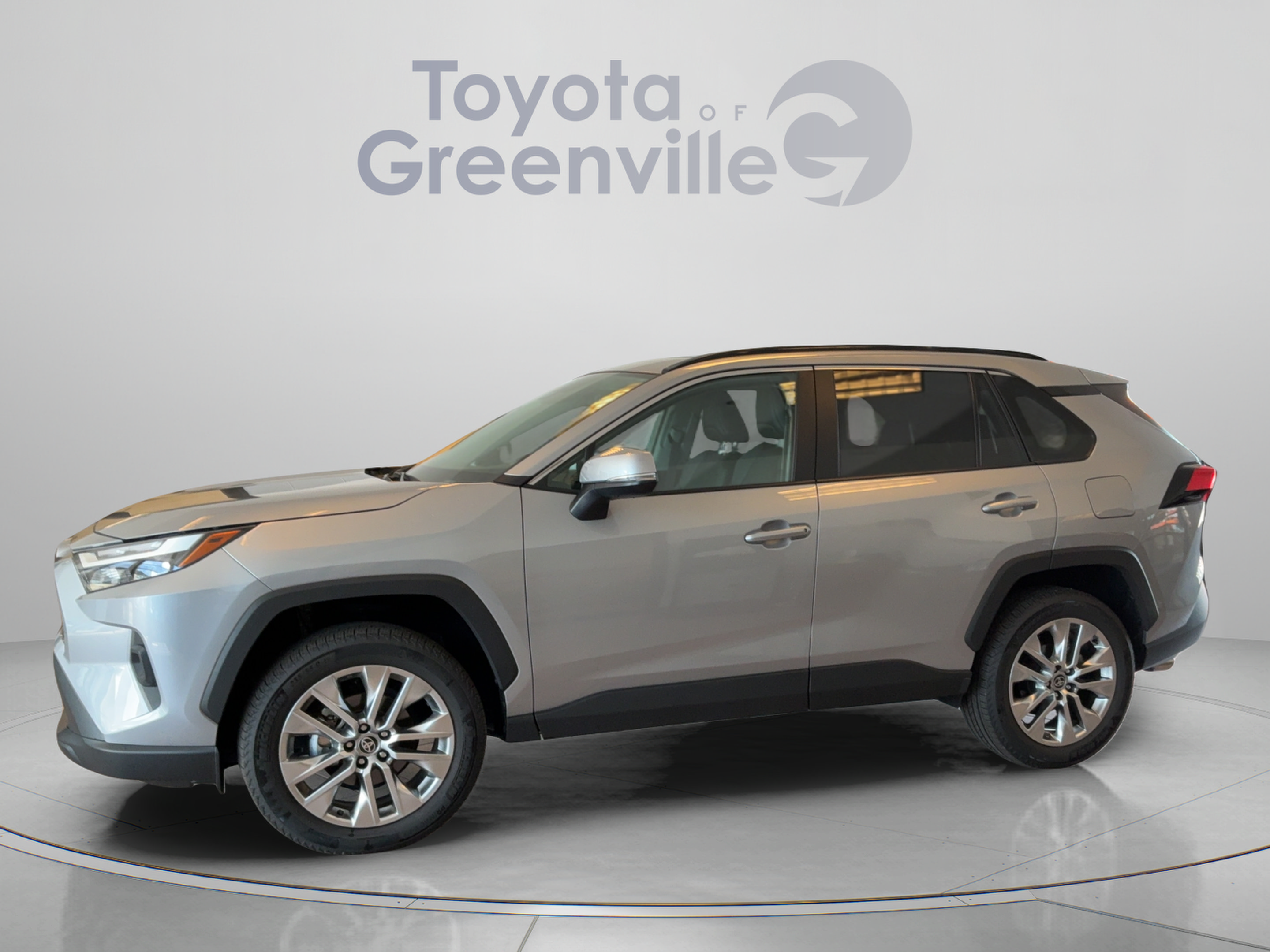 Used 2025 Toyota RAV4 XLE Premium w/ Weather Package AWD/4WD image 2