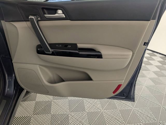 Used 2022 Kia Sportage Nightfall Edition w/ Nightfall Fwd Premium Package image 33