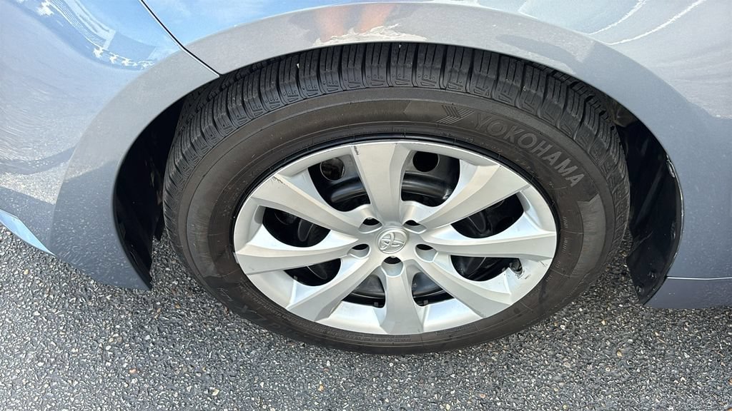 Used 2024 Toyota Corolla LE FWD image 32