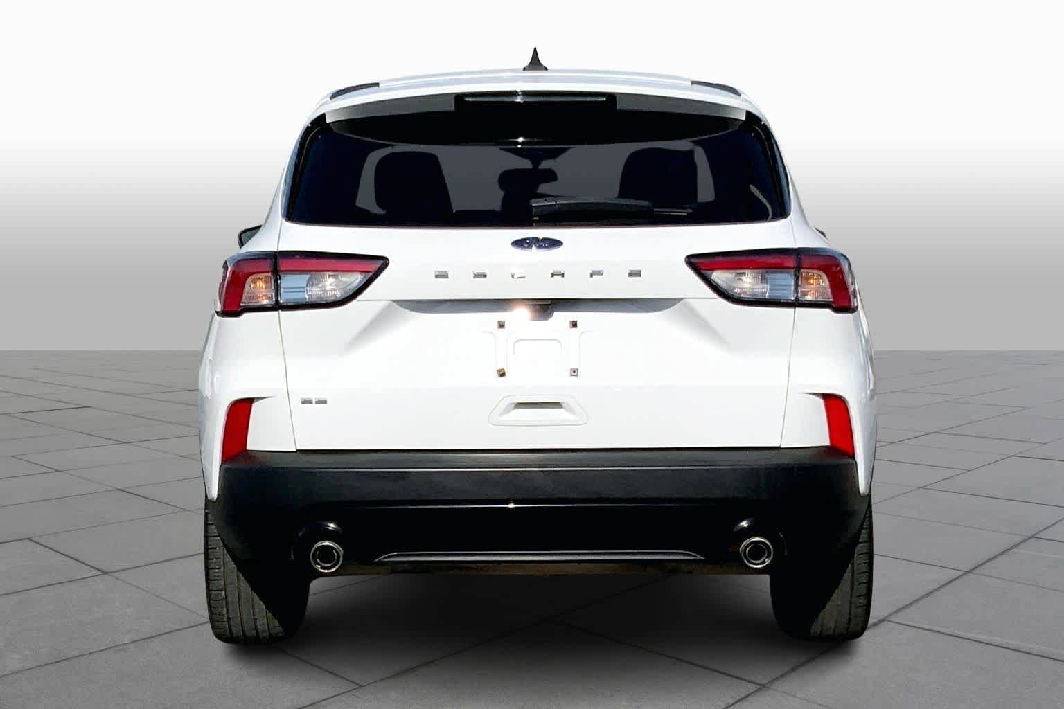Certified 2022 Ford Escape SE w/ SE Sport Appearance Package FWD image 5