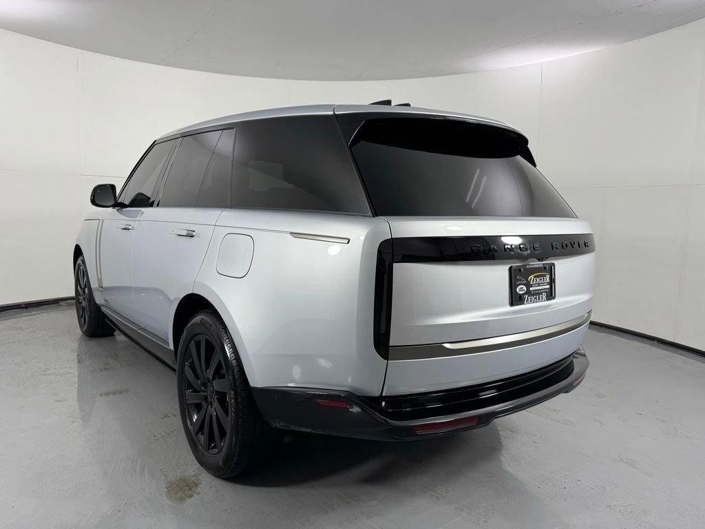 Used 2025 Land Rover Range Rover SE AWD/4WD image 8