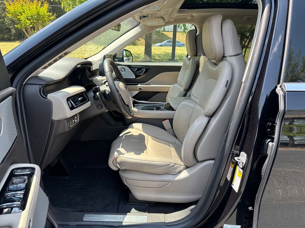 Used 2022 Lincoln Aviator Reserve w/ Equipment Group 201A AWD/4WD image 11