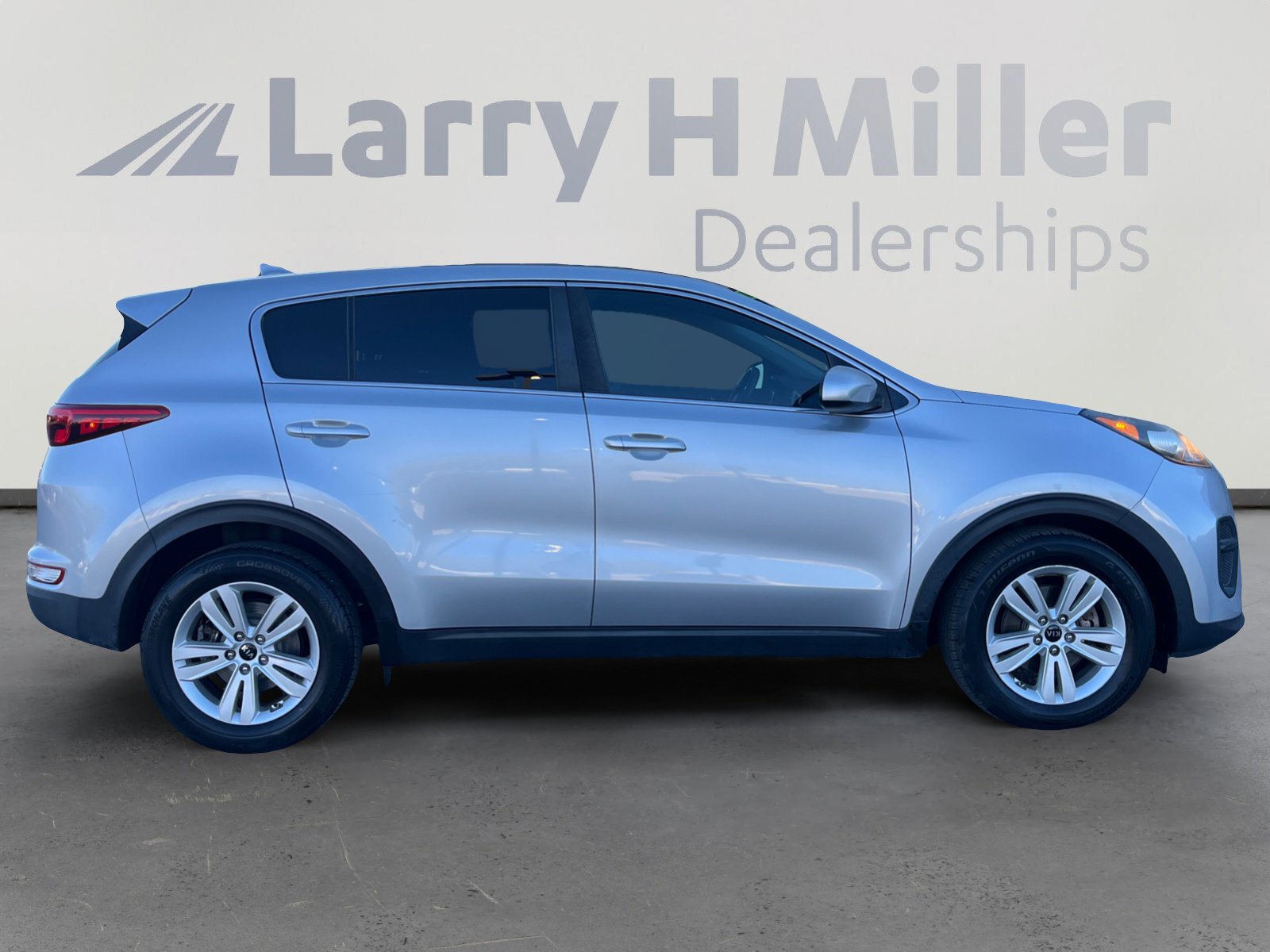 Used 2018 Kia Sportage LX image 6