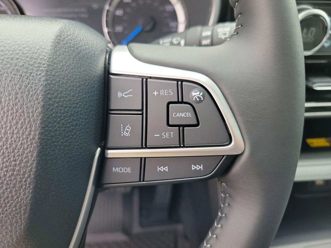 New 2026 Toyota Highlander XLE image 23