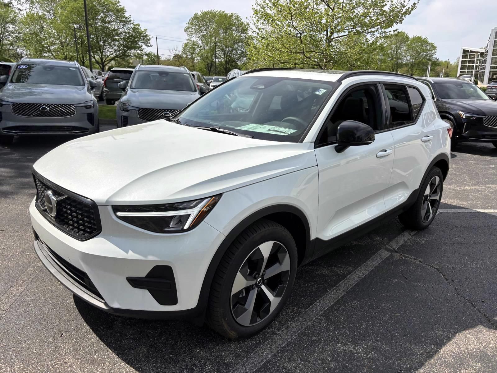 New 2026 Volvo XC40 B5 Core w/ Protection Package Premier AWD/4WD image 1
