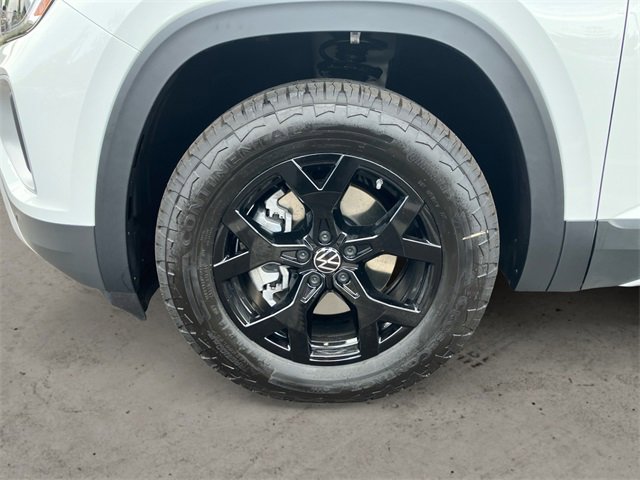 New 2025 Volkswagen Atlas Peak Edition SE image 14
