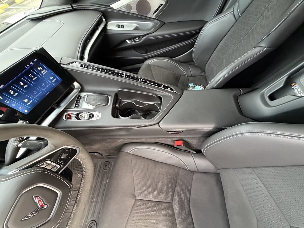 Used 2024 Chevrolet Corvette Stingray Premium Conv w/ Z51 Performance Package RWD image 16