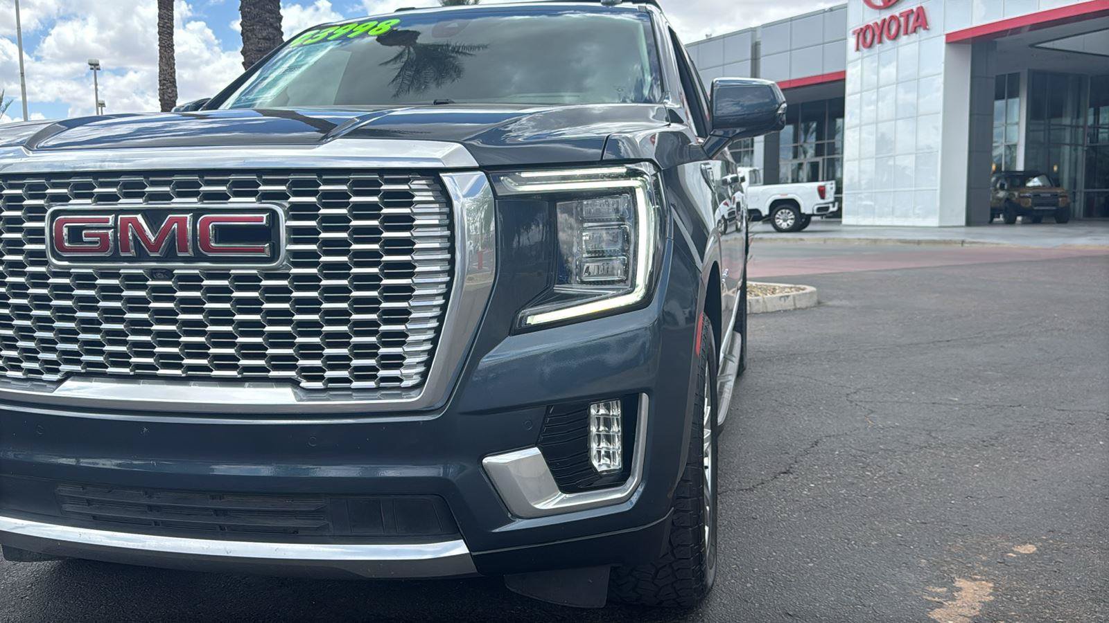 Used 2021 GMC Yukon XL Denali AWD/4WD image 3