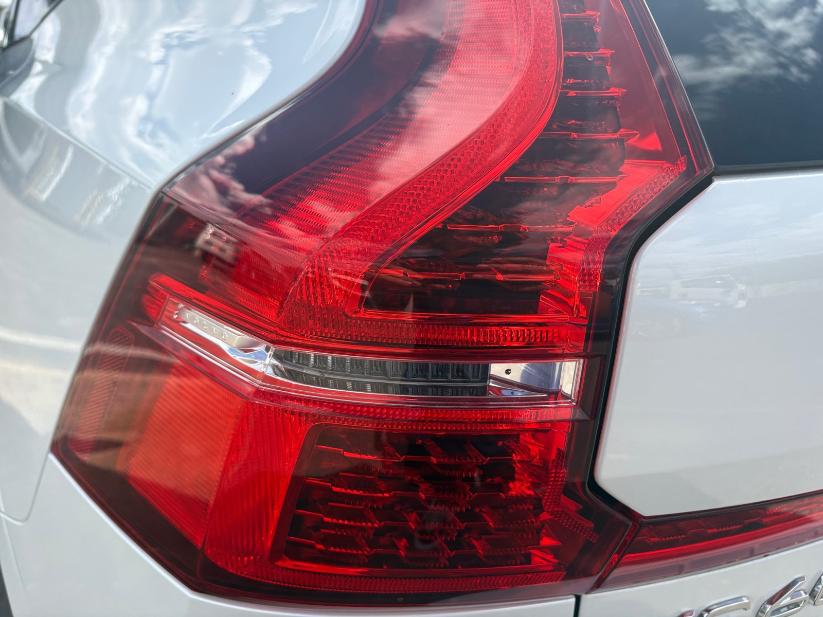 Used 2024 Volvo XC60 T8 Plus AWD/4WD image 25