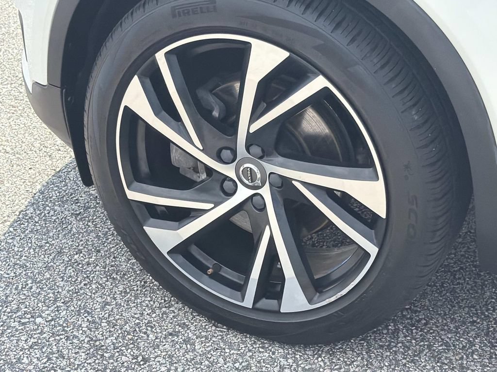 Used 2020 Volvo XC40 T5 R-Design w/ Protection Package Premier AWD/4WD image 28