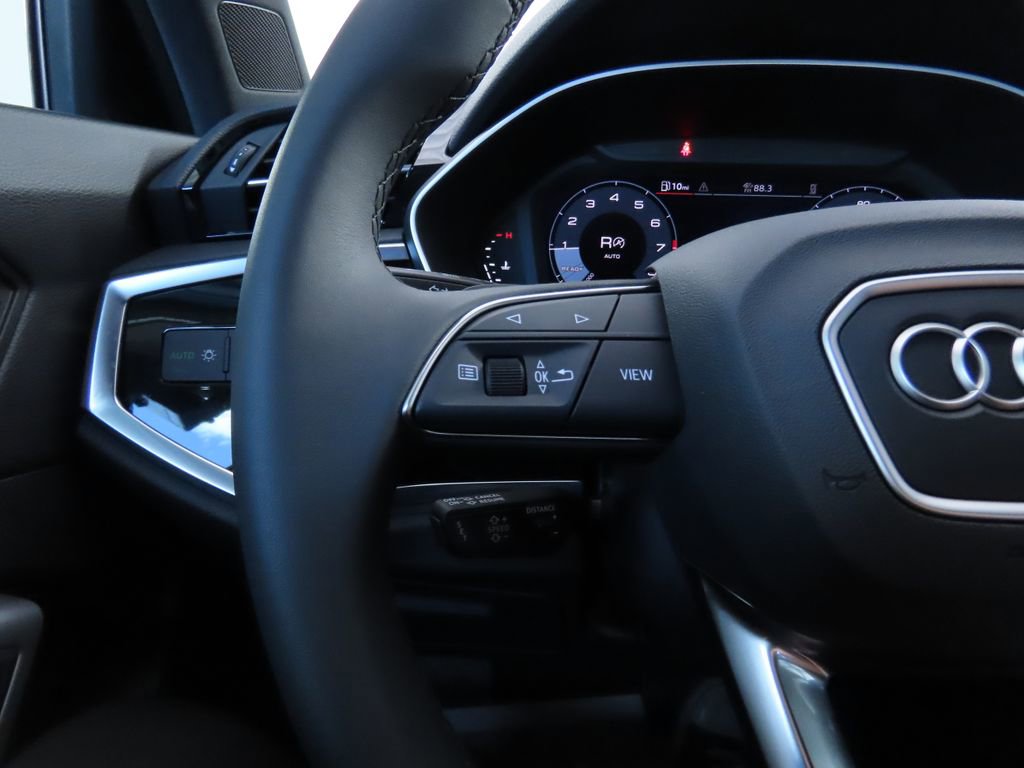 Certified 2025 Audi Q3 2.0T Premium w/ Convenience Package image 11