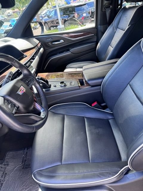 Certified 2024 Cadillac Escalade Premium Luxury AWD/4WD image 11