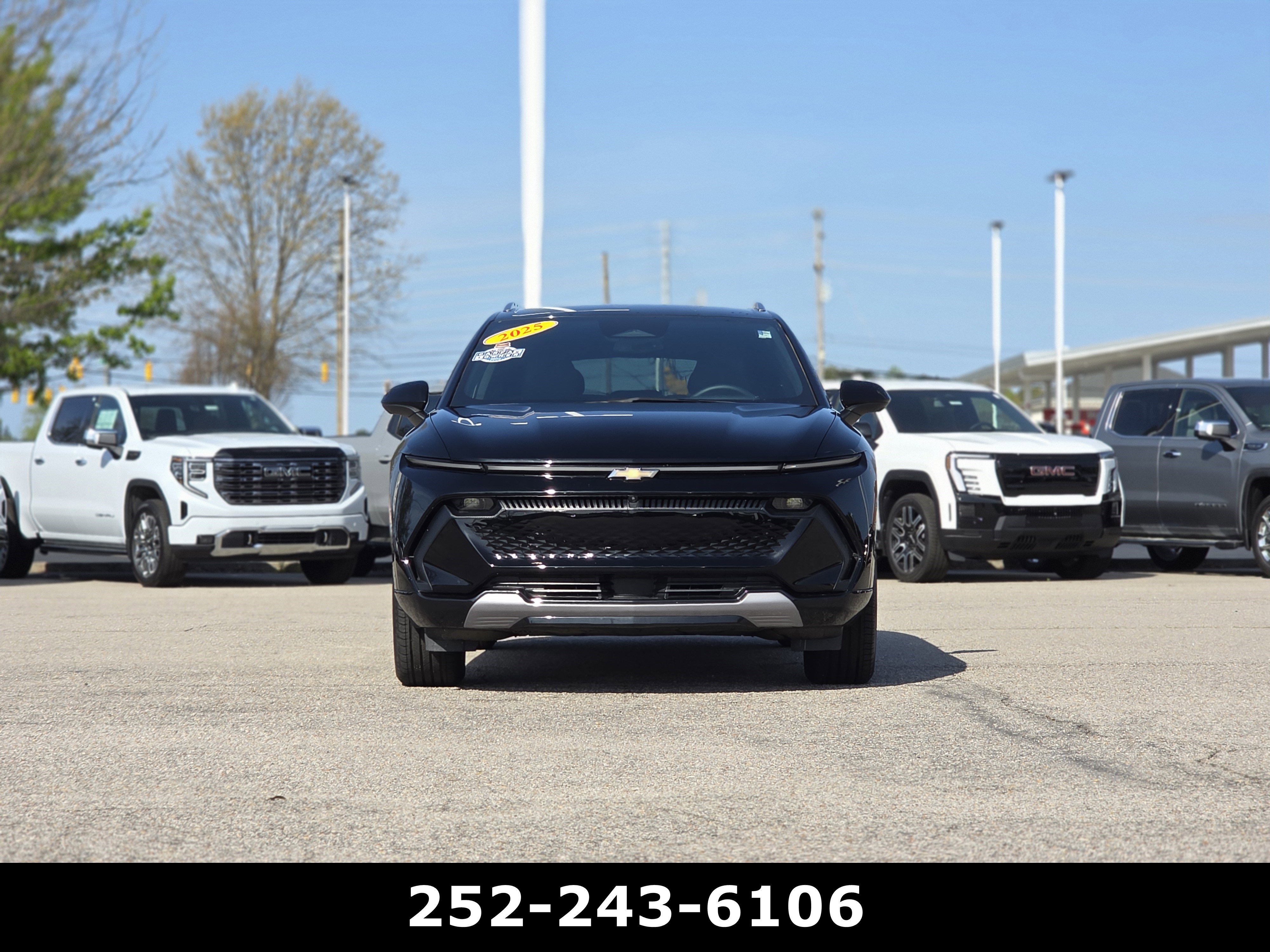 Used 2025 Chevrolet Equinox EV LT image 2
