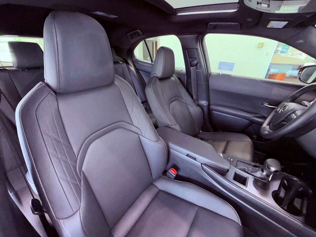 Certified 2024 Lexus UX 250h FWD image 10