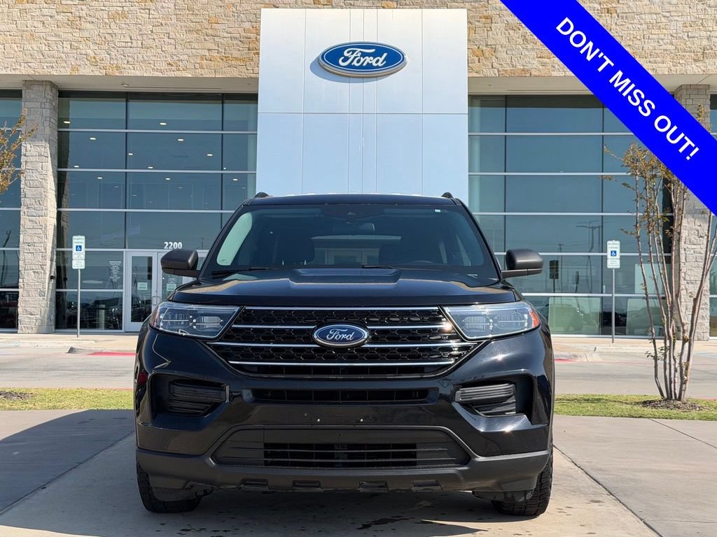 Used 2021 Ford Explorer XLT RWD image 2